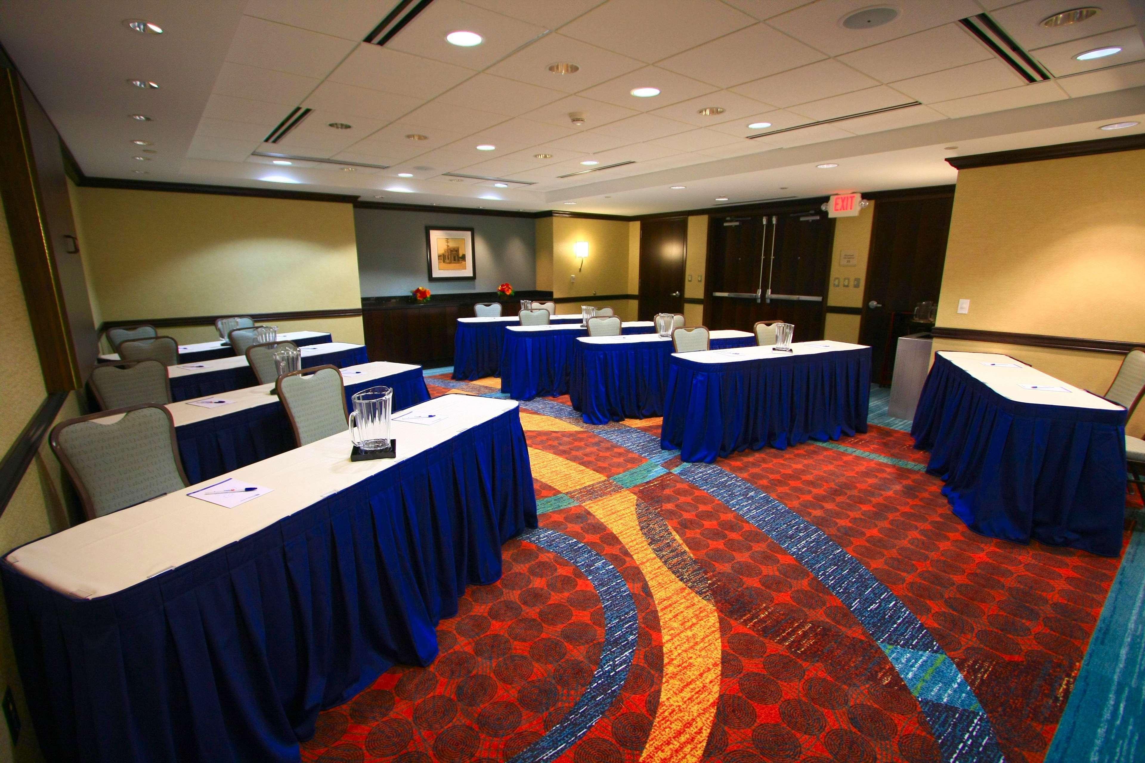 Hilton Garden Inn Bethesda Downtown Esterno foto